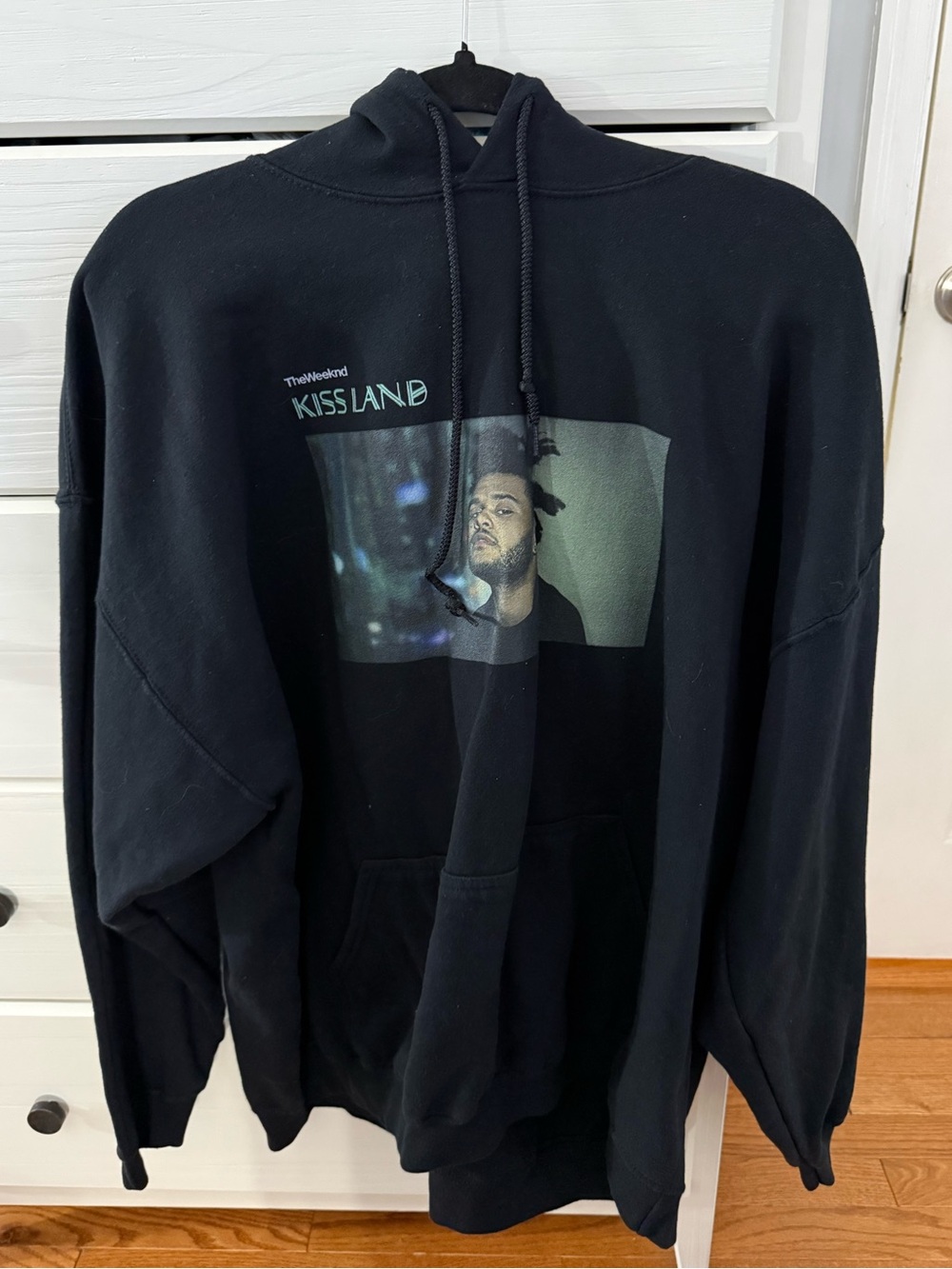 The weeknd kissland hoodie size 2XL